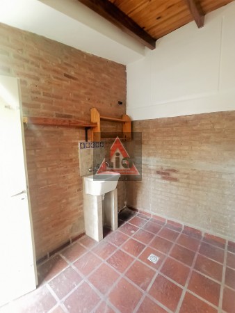 TEJAS DEL SUR - CASA 4 DORMITORIOS C/PILETA -