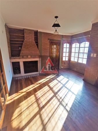 TEJAS DEL SUR - CASA 4 DORMITORIOS C/PILETA -