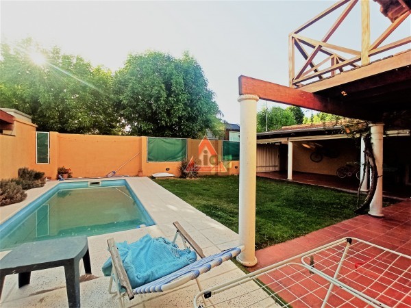 TEJAS 1 - CASA CON PILETA - LA MEJOR UBICACION -