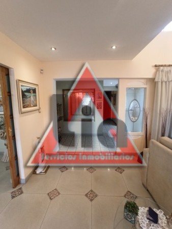 LOCAL COMERCIAL + CASA DE 3 DOR. EN PLANTA ALTA C/COCHERA X3
