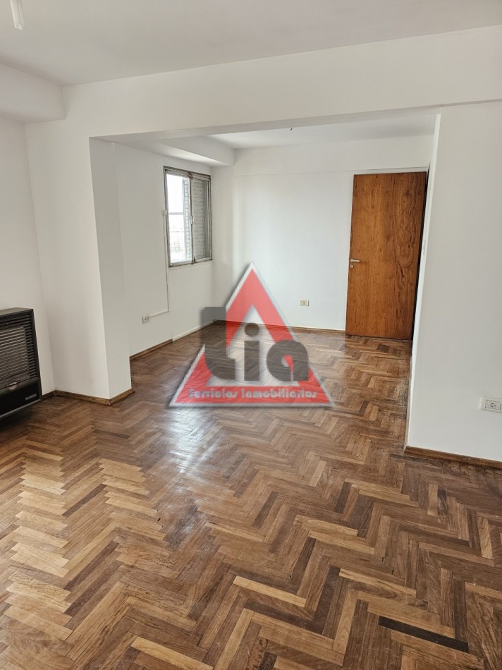 DEPARTAMENTO DOS DORMIS + DEPENDENCIA C/ COCHERA