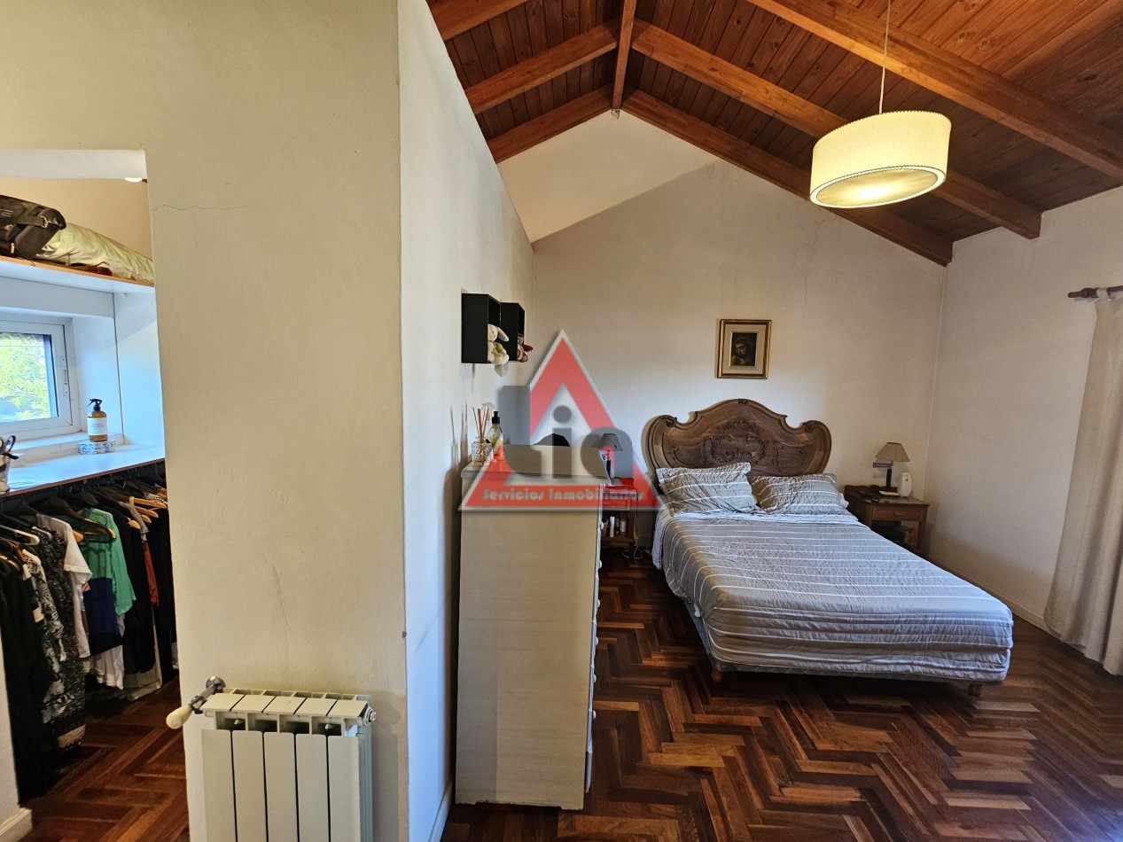 CAÑITAS - MODERNA CASA CON PILETA- DOS PLANTAS