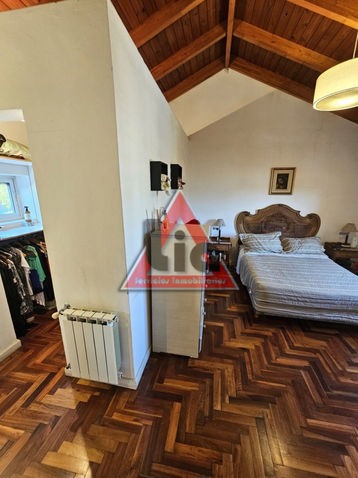 CAÑITAS - MODERNA CASA CON PILETA- DOS PLANTAS