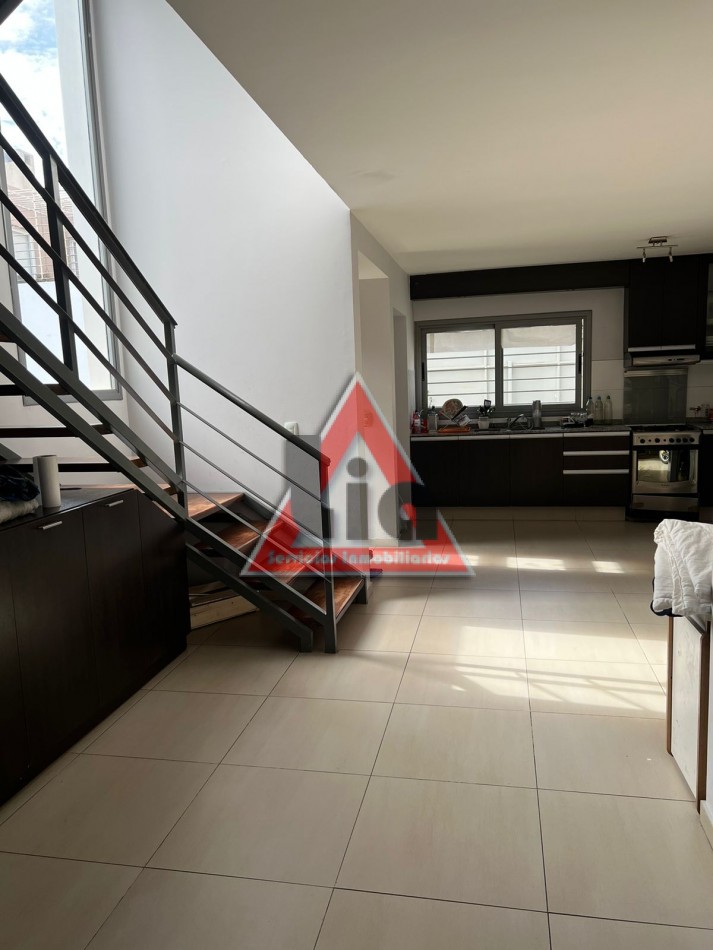 DUPLEX DE 182m2 c/PILETA - CAÑITAS -
