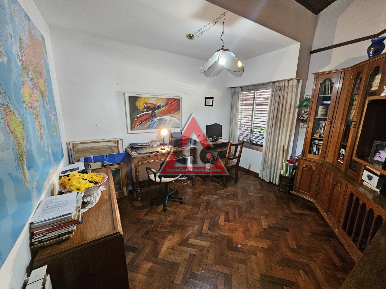 CASA USO COMERCIAL SOBRE AVENIDA RICHIERI / 561M2 TERRENO / 272m2 cubiertos