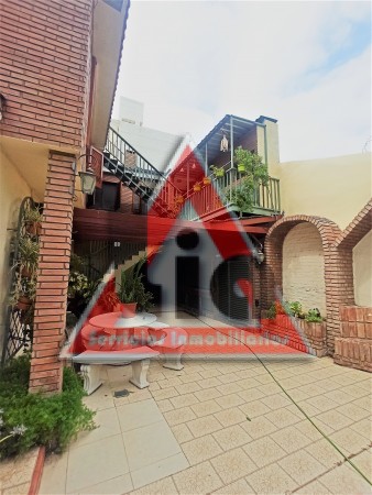 LOCAL COMERCIAL + CASA DE 3 DOR. EN PLANTA ALTA C/COCHERA X3