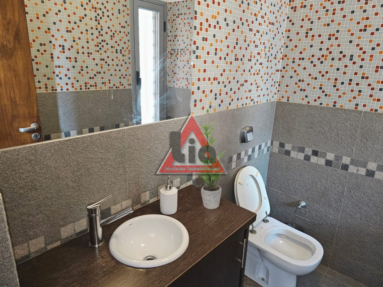 DUPLEX DE 182m2 c/PILETA - CAÑITAS -