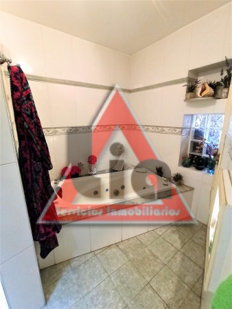 LOCAL COMERCIAL + CASA DE 3 DOR. EN PLANTA ALTA C/COCHERA X3
