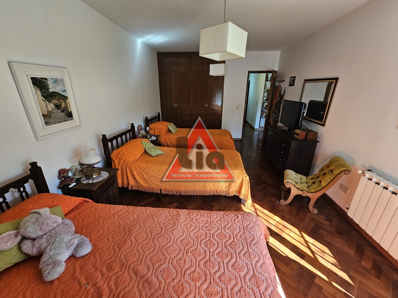 CASA USO COMERCIAL SOBRE AVENIDA RICHIERI / 561M2 TERRENO / 272m2 cubiertos