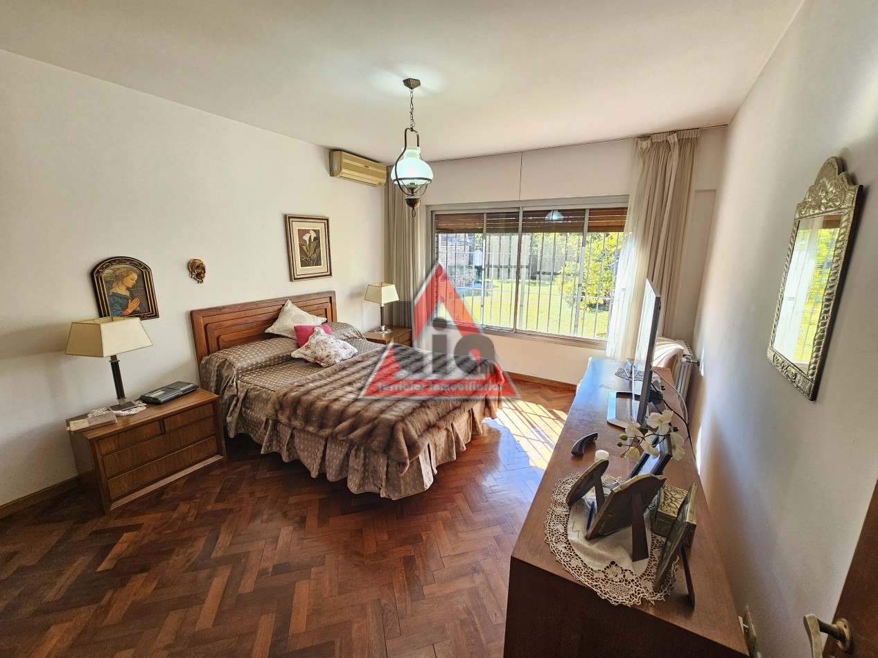 CASA USO COMERCIAL SOBRE AVENIDA RICHIERI / 561M2 TERRENO / 272m2 cubiertos