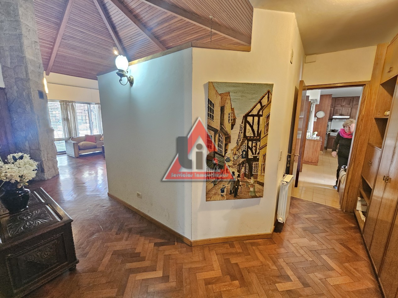 CASA USO COMERCIAL SOBRE AVENIDA RICHIERI / 561M2 TERRENO / 272m2 cubiertos