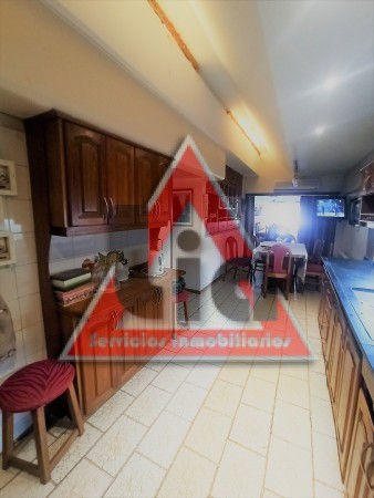 LOCAL COMERCIAL + CASA DE 3 DOR. EN PLANTA ALTA C/COCHERA X3