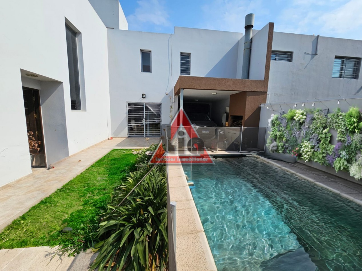 DUPLEX DE 182m2 c/PILETA - CAÑITAS -
