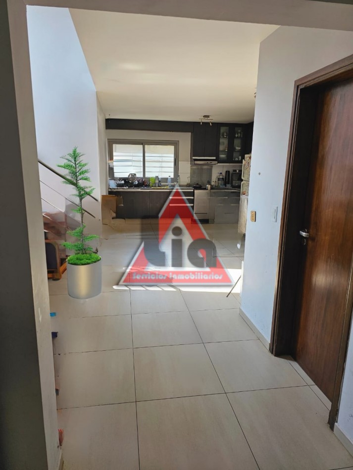 DUPLEX DE 182m2 c/PILETA - CAÑITAS -
