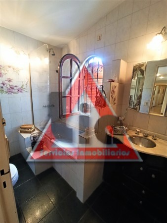 LOCAL COMERCIAL + CASA DE 3 DOR. EN PLANTA ALTA C/COCHERA X3