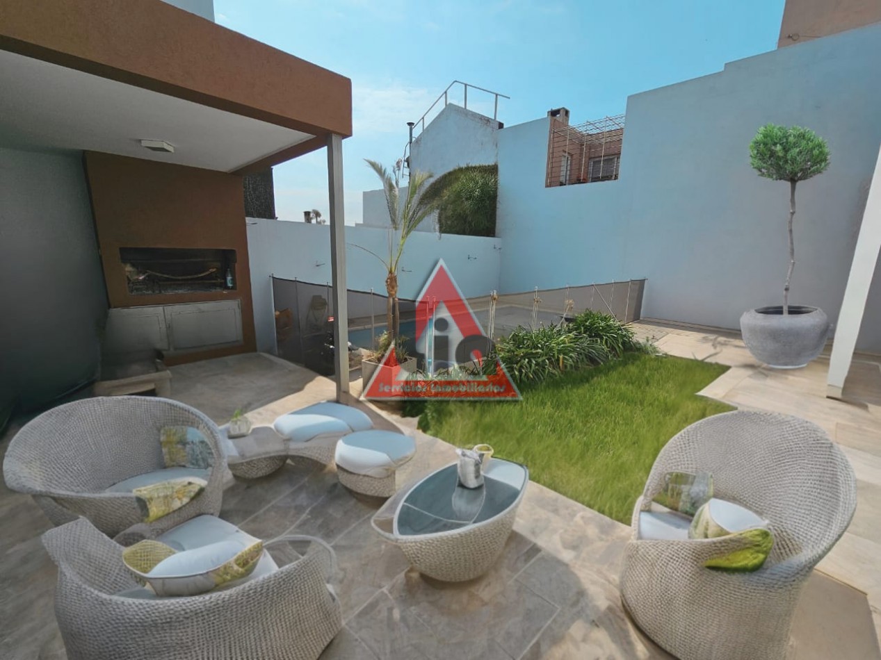 DUPLEX DE 182m2 c/PILETA - CAÑITAS -
