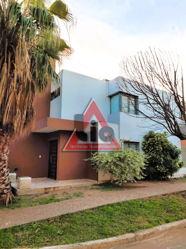 DUPLEX DE 182m2 c/PILETA - CAÑITAS -