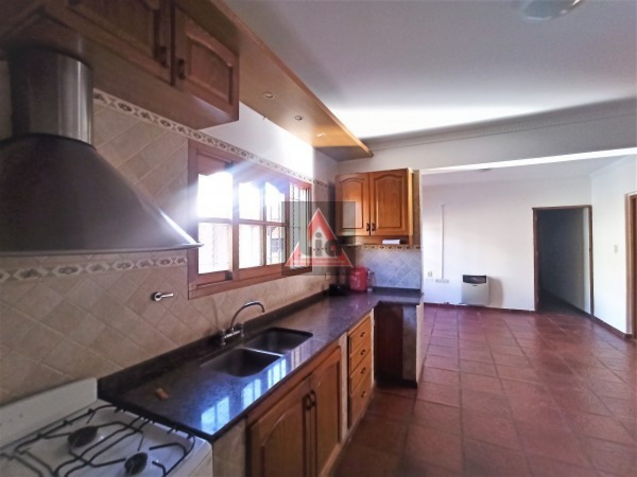 RERETASADA!!!! - CASA 4 DORMIS C/PILETA AL PRECIO DE UN DUPLEX!!