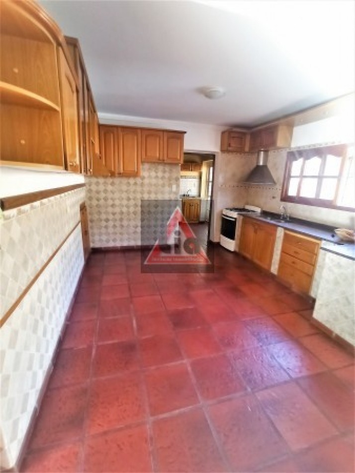 RERETASADA!!!! - CASA 4 DORMIS C/PILETA AL PRECIO DE UN DUPLEX!!