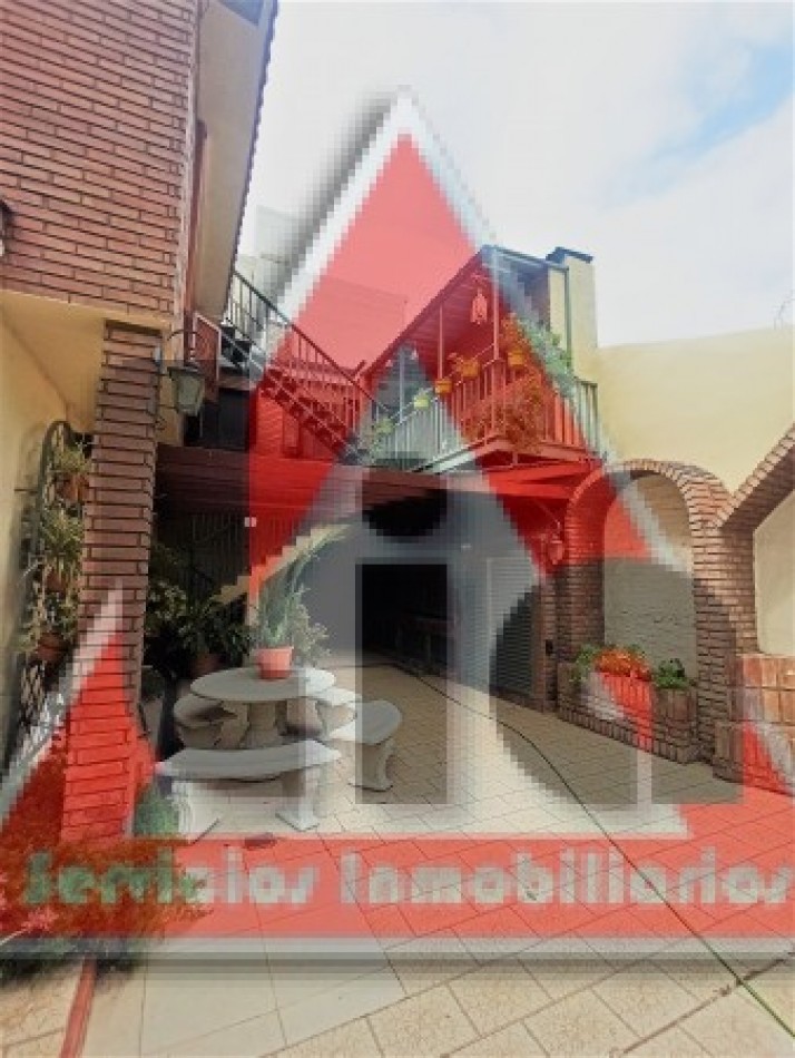 LOCAL COMERCIAL + CASA EN PLANTA ALTA