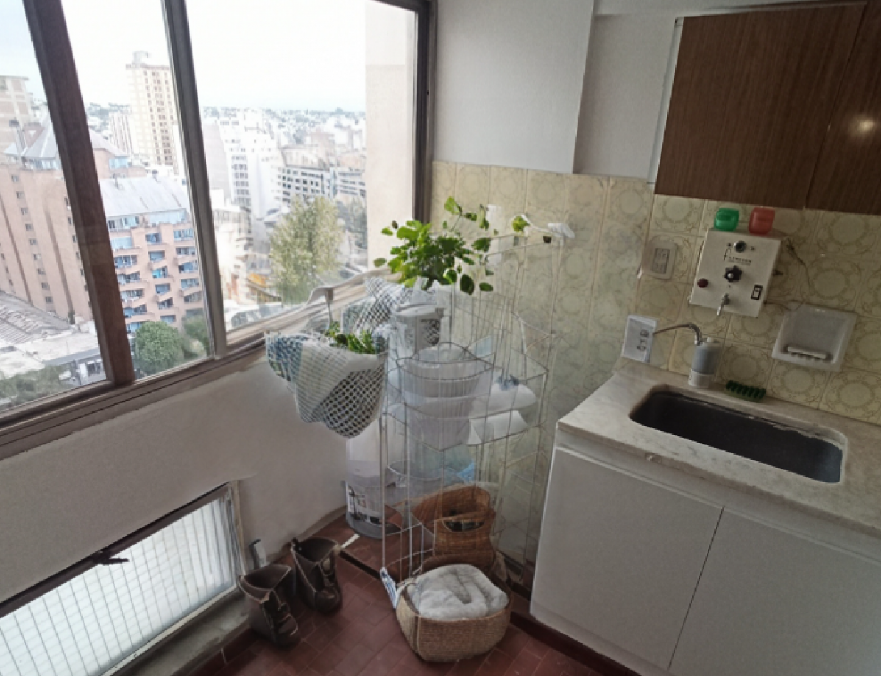 SEMIPISO DE 3 DORMITORIOS C/COCHERA + DEPENDENCIA - COLON 845 - EDIFICIO ALAS II-