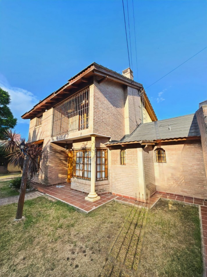 CASA 4 DORM | 360 m² | SEGURIDAD | TEJAS DEL SUR.
