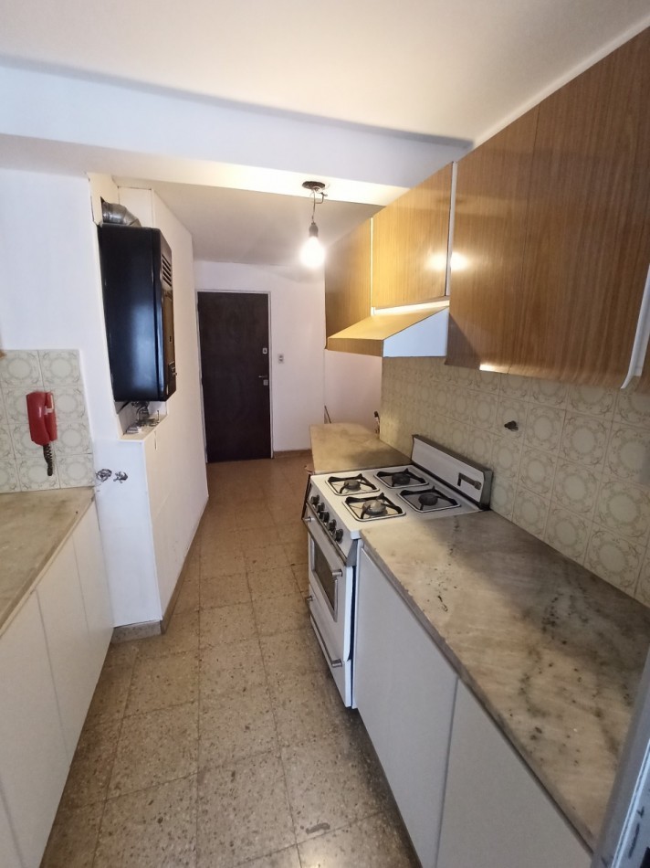 SEMIPISO DE 3 DORMITORIOS C/COCHERA + DEPENDENCIA - COLON 845 - EDIFICIO ALAS II-