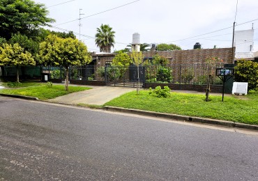 SOBRE ARMADA ARGENTINA - CASA DE 3 DORMITORIOS - IDEAL LOCAL COMERCIAL