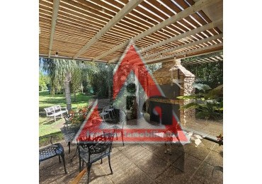 5000m2 de TERRENO CASA DE 300m2 + PARQUE Y PILETA